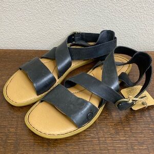 BORN Sandals NWT Size 6